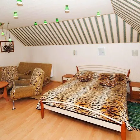 Po Kastonu & Апарт-отель Паланга