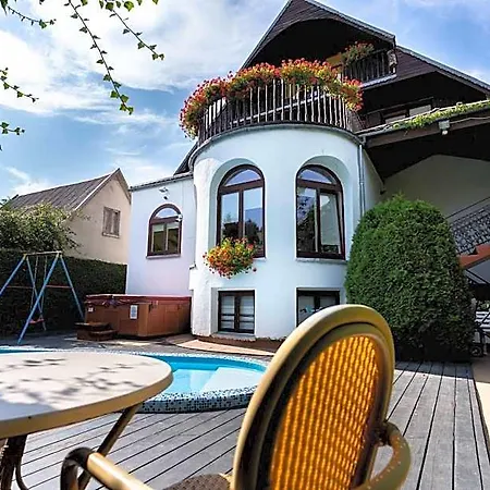 Po Kastonu & Aparthotel 3*