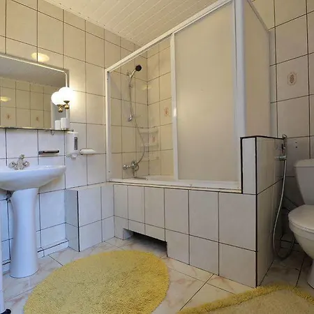 Po Kastonu & Aparthotel 3*